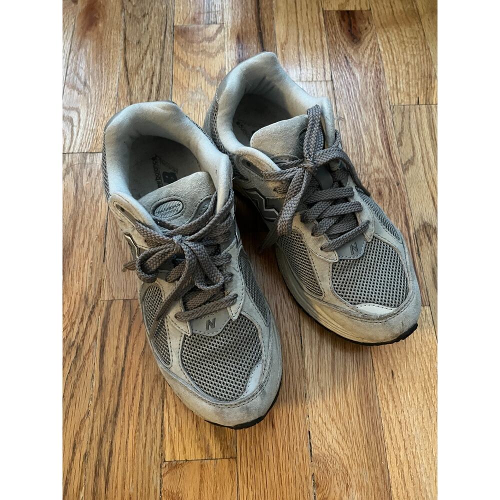 New Balance Size M5.5 W6.5 New Balance 2002R Gray